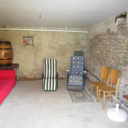 Familial Avec Cheminee, Ping-pong, Pres De La Grotte De Et Du Chateau De Hautefort - Fr-1-616-8 * Tourtoirac