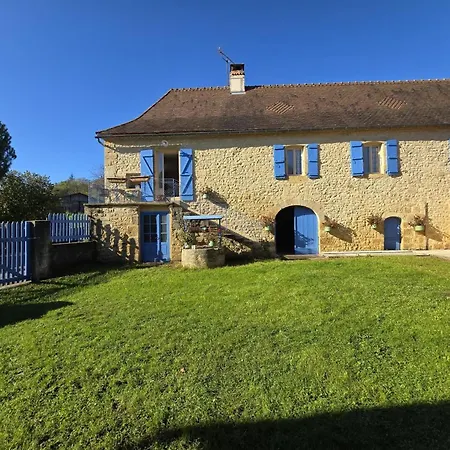 Holiday home Familial Avec Cheminee, Ping-pong, Pres De La Grotte De Et Du Chateau De Hautefort - Fr-1-616-8