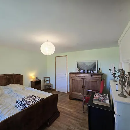 Holiday home Familial Avec Cheminee, Ping-pong, Pres De La Grotte De Et Du Chateau De Hautefort - Fr-1-616-8 Tourtoirac